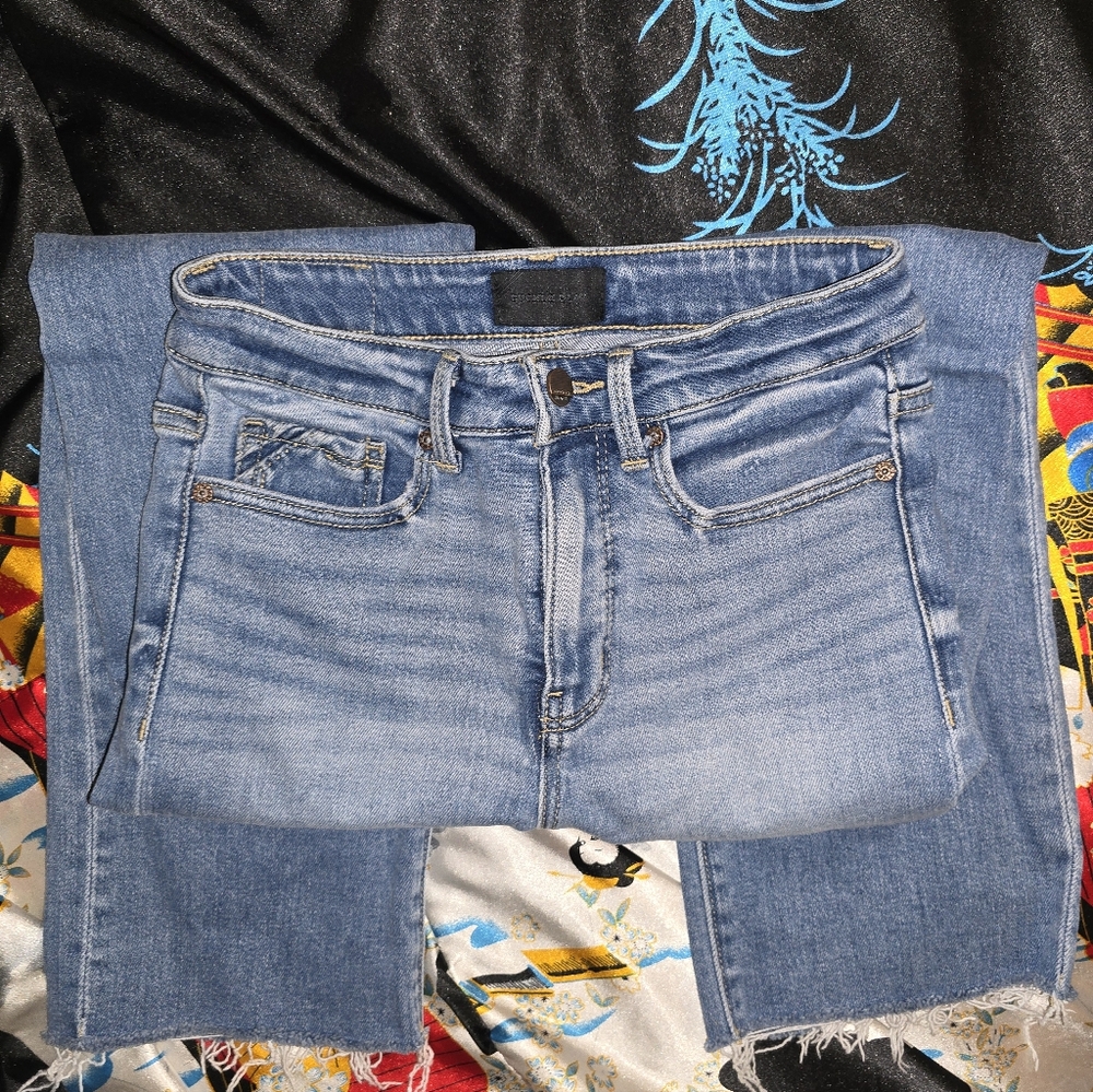 Buckle jean